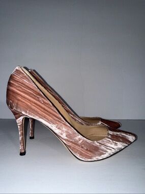 Sergio Rossi Rose Velvet Pointed-Toe Stilettos 41 so pretty 🤩